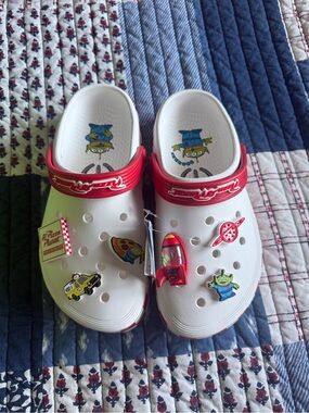 CROCS pizza planet WMNS 8